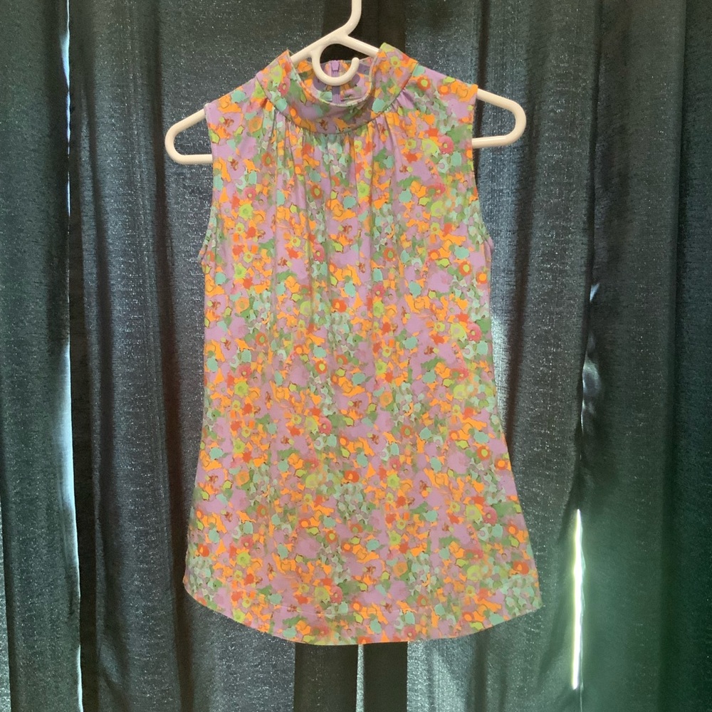 Gorgeous Hilton Hollis Sleeveless Top